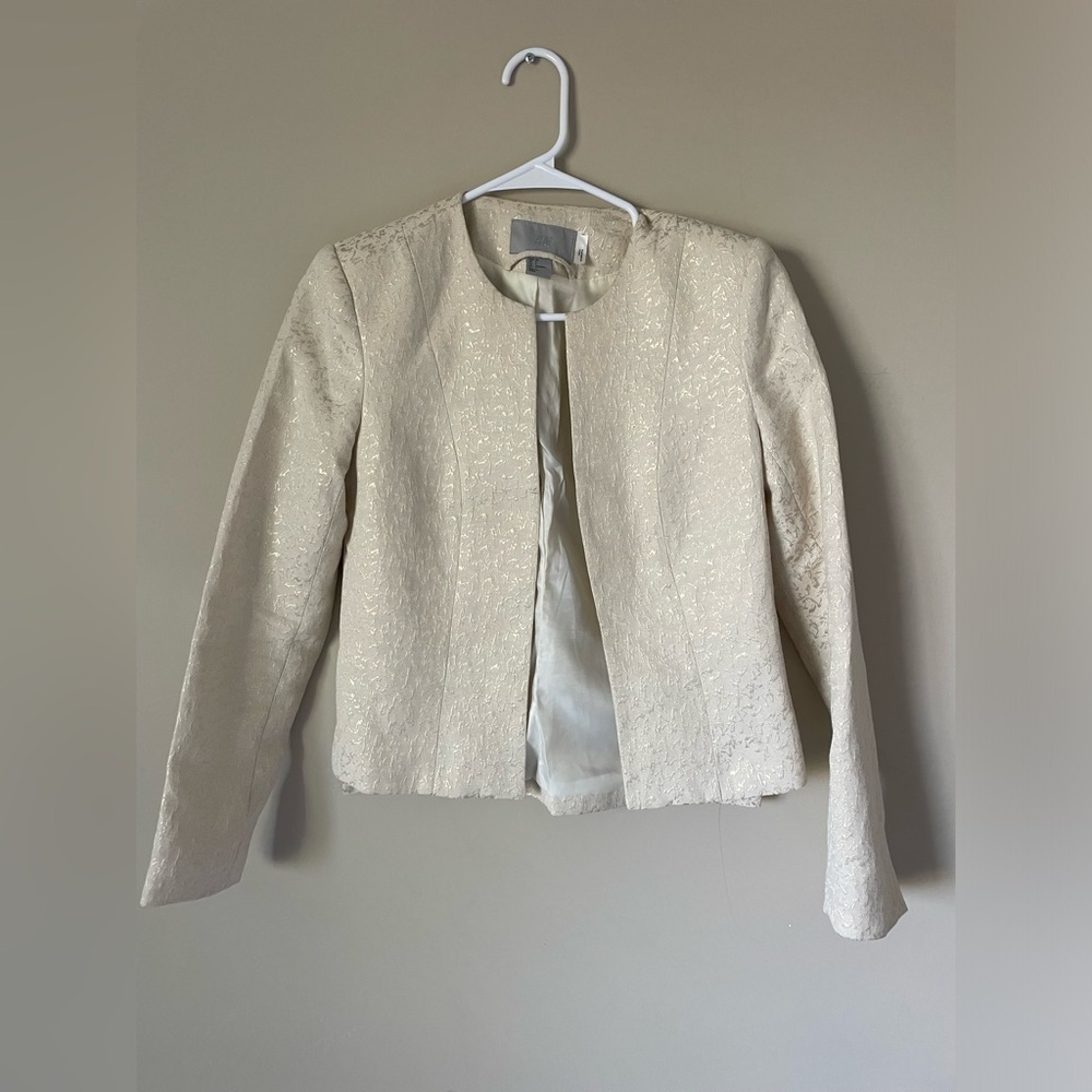 H&M elegant cream Textured embroidered pattern gold/cream Blazer NWOT size 4